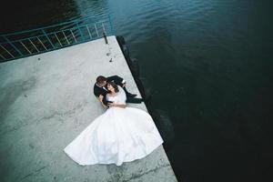 retrato de pareja de novios foto