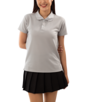 jovem mulher com recorte de maquete de camisa polo cinza, arquivo png