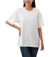 mujer joven en camiseta blanca de gran tamaño maqueta recortada, archivo png