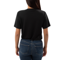 mujer joven en maqueta de camiseta negra recortada, archivo png