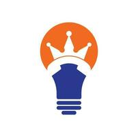 Diseño de logotipo vectorial con forma de bombilla de llamada de rey. diseño de icono de auricular y corona. vector