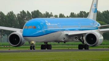 AMSTERDAM, THE NETHERLANDS JULY 25, 2017 - KLM Boeing 787 Dreamliner PH BHI on the start on runway 36L Polderbaan. Shiphol Airport, Amsterdam, Holland video