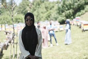 retrato de mujer de negocios musulmana africana foto