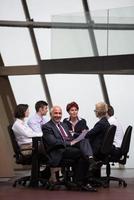 grupo de personas de negocios en reunión foto