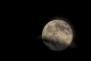 luna llena en el negro foto