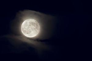 luna llena en el negro foto