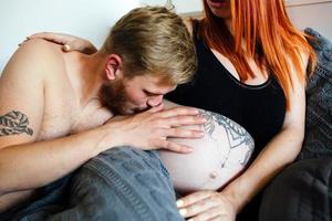 Couple pregnancy portrait photo