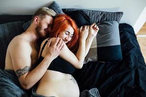 Couple pregnancy portrait photo