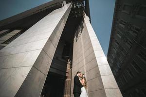 retrato de pareja de novios foto