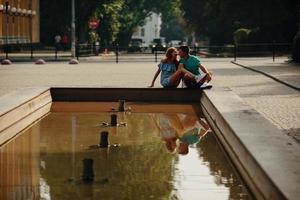 retrato de pareja al aire libre foto