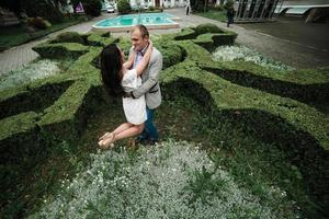 retrato de pareja al aire libre foto