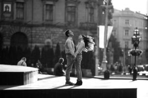 pareja en la ciudad foto