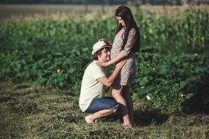 Couple pregnancy portrait photo