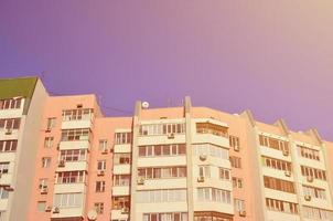 edificio ruso de varios pisos foto