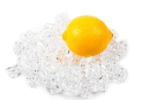 limón en hielo foto