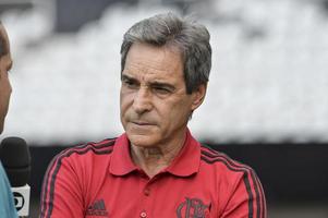 rio, brasil - 3 de marzo de 2018 - entrenador carpegiani en el partido entre flamengo y botafogo por el campeonato carioca en el estadio nilton santos foto