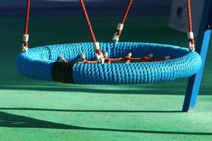 figuras para juegos y deportes en un parque infantil en israel. foto