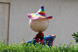 figuras para juegos y deportes en un parque infantil en israel. foto