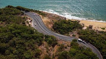 vista de arriba hacia abajo del capitán cook hwy qld foto