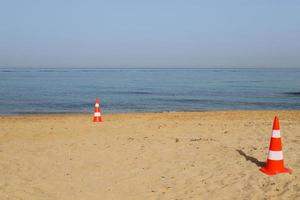 playa de arena en el mar mediterráneo en el norte de israel. foto