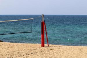 playa de arena en el mar mediterráneo en el norte de israel. foto