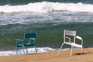 playa de arena en el mar mediterráneo en el norte de israel. foto