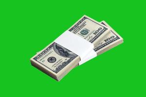 fajo de billetes de dólar estadounidense aislado en verde chroma keyer. paquete de dinero americano con alta resolución en máscara verde perfecta foto