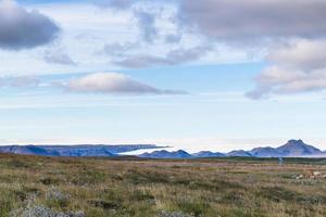 paisaje islandés en la tarde de otoño foto
