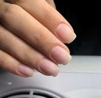 uñas de mujer sin manicura foto