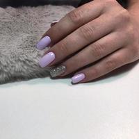 Gel de manicura para mujer, forma cuadrada. foto