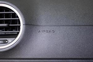 señal de airbag de seguridad en coche moderno foto