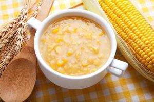 sopa de sopa de maíz foto
