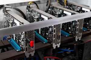 plataforma de minería criptográfica gpu doméstica bajo el polvo foto