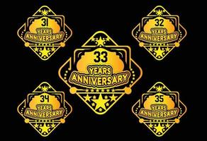 Diseño de logotipo y pegatina de aniversario de 31 a 35 años. vector