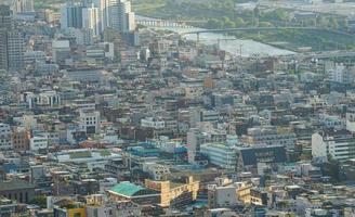 paisaje de apartamentos en seúl, corea foto