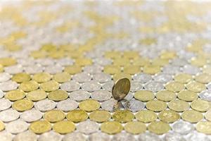 Fondo de mosaico de monedas de un rublo con perspectiva y desenfoque foto