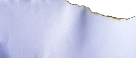 cadre en papier brûlé pour superposition de texture. papier blanc endommagé avec tache brûlée sur fond transparent. bord de papier déchiré vierge pour un élément de conception. png