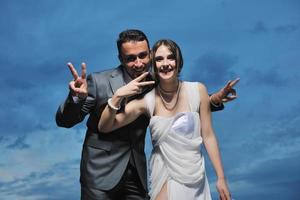 boda romántica en la playa al atardecer foto