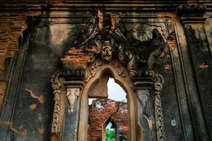 pagoda yadana hsemee, un lugar compuesto por un complejo de pagodas y una imagen de buda en el interior, inwa, mandalay, myanmar foto