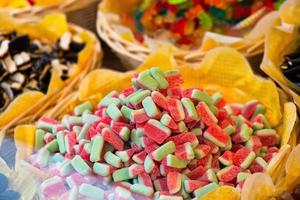 caramelos de colores surtidos foto