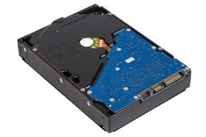 una unidad de disco duro moderna de alta capacidad de 8 terabytes aislada en blanco foto