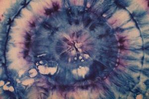 círculos concéntricos manchados de azul y púrpura foto