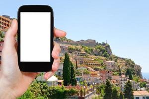 fotografías turísticas de la ciudad turística de taormina, italia foto