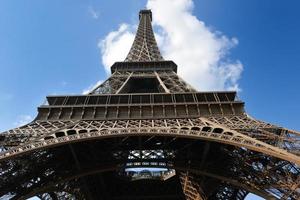 Torre Eiffel en París en el día foto