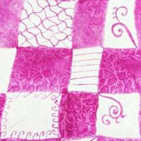 ornamento cuadrado rosa y blanco abstracto en batik foto