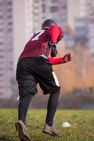 jugador de fútbol americano en acción foto