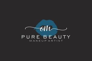 diseño de logotipo prefabricado inicial de labios de acuarela om, logotipo para marca comercial de artista de maquillaje, diseño de logotipo de boutique de belleza rubor, logotipo de caligrafía con plantilla creativa. vector