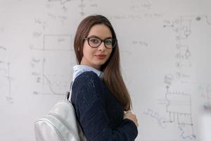 retrato de una joven estudiante hermosa foto