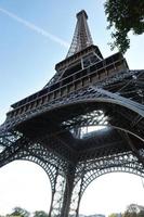 Torre Eiffel en París en el día foto