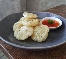 cireng bumbu rujak. comida tipica tipica de java occidental, foto